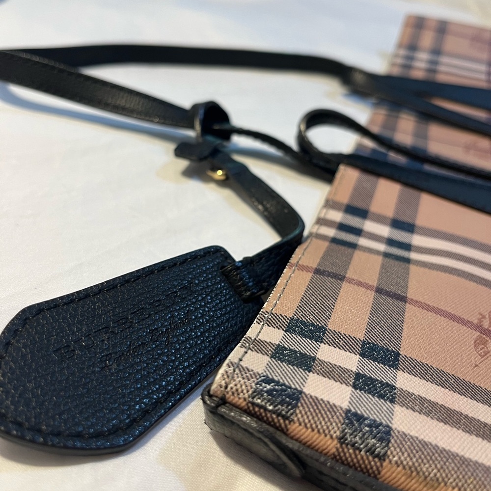 Burberry - Picture 4 of 4